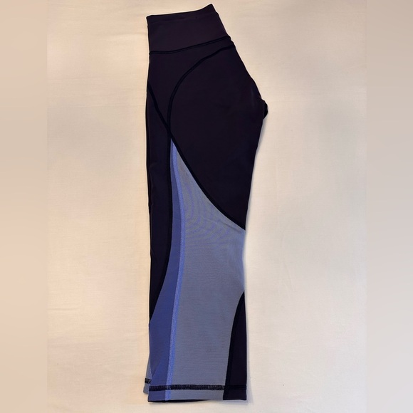 Lululemon Mix & Mesh Crop *21”,Midnight Navy/Moroccan Blue/Light Horizon, Size 6 - Picture 10 of 11